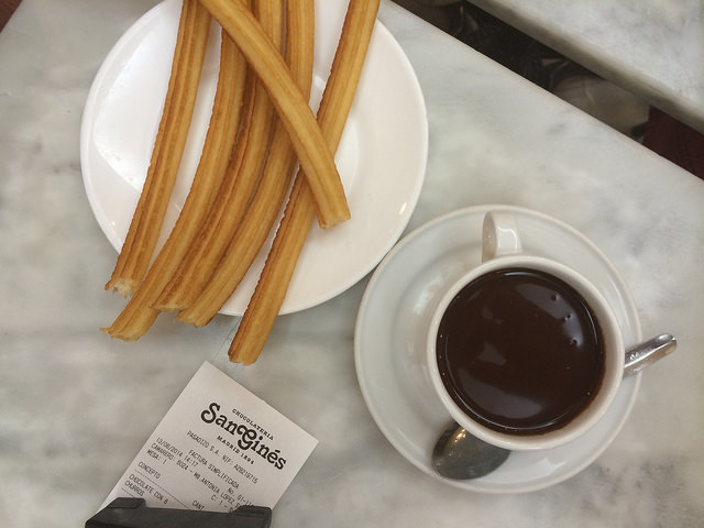 churros con chocolate