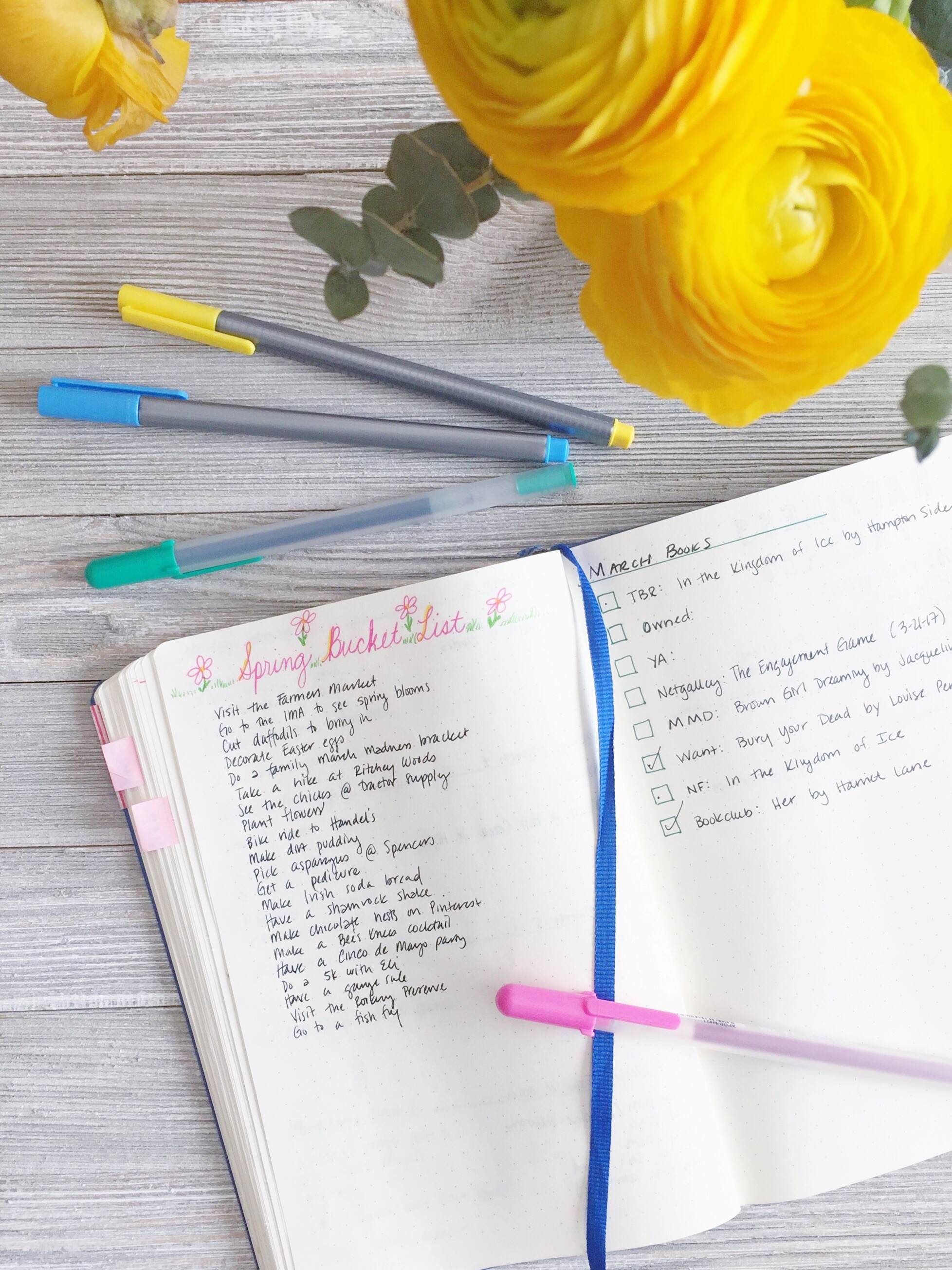 Inspirations and ideas for making a life list of 100 dreams. Your ultimate resource to turn dreams into action!